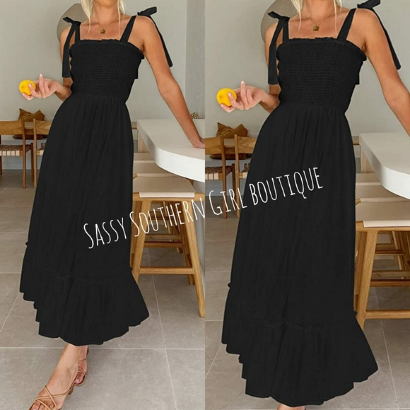 🆕⭐ Boho black smocked tie strap maxi dress - Picture 3 of 11